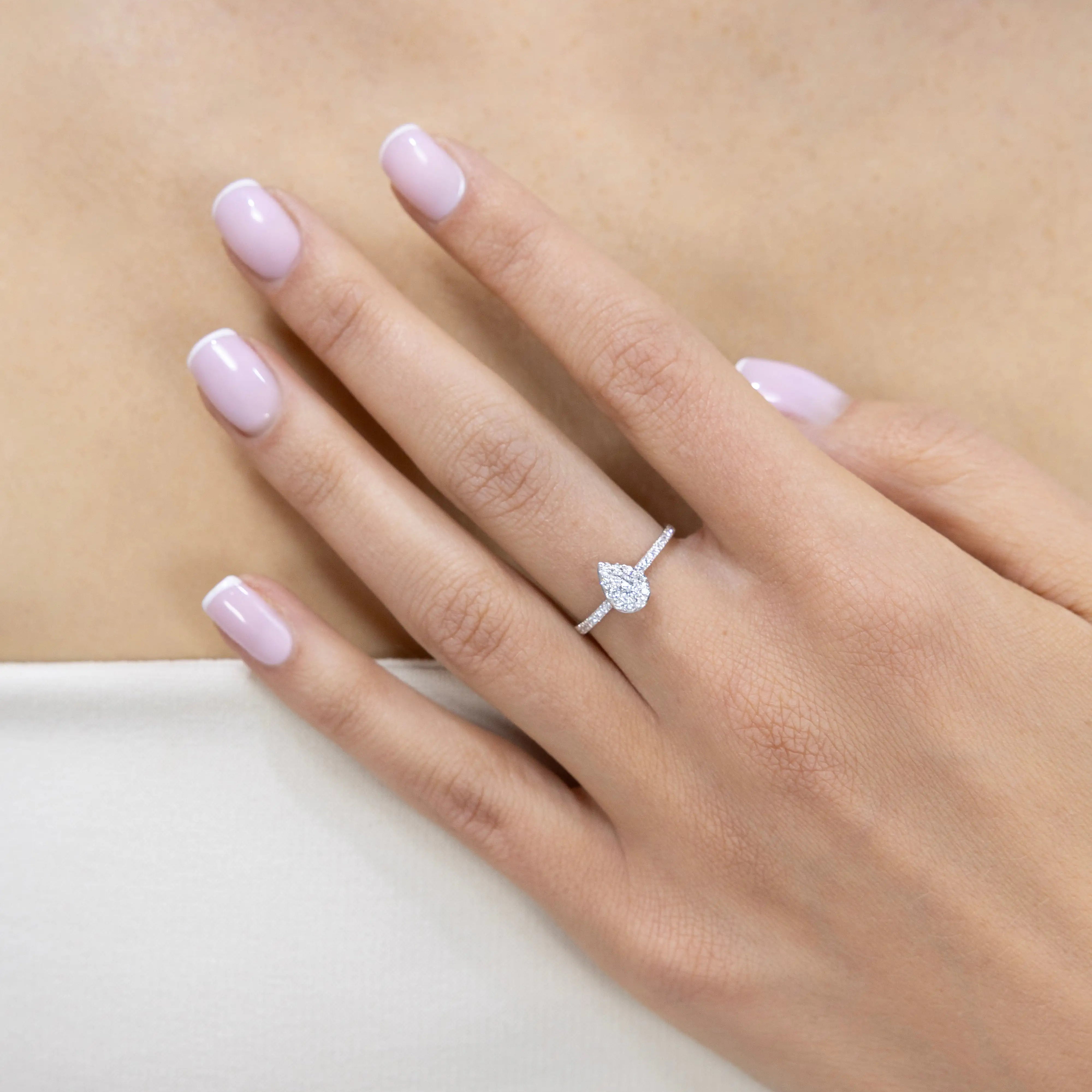 Bague Duchesse 0.40 carat en or blanc et diamant de synthèse
