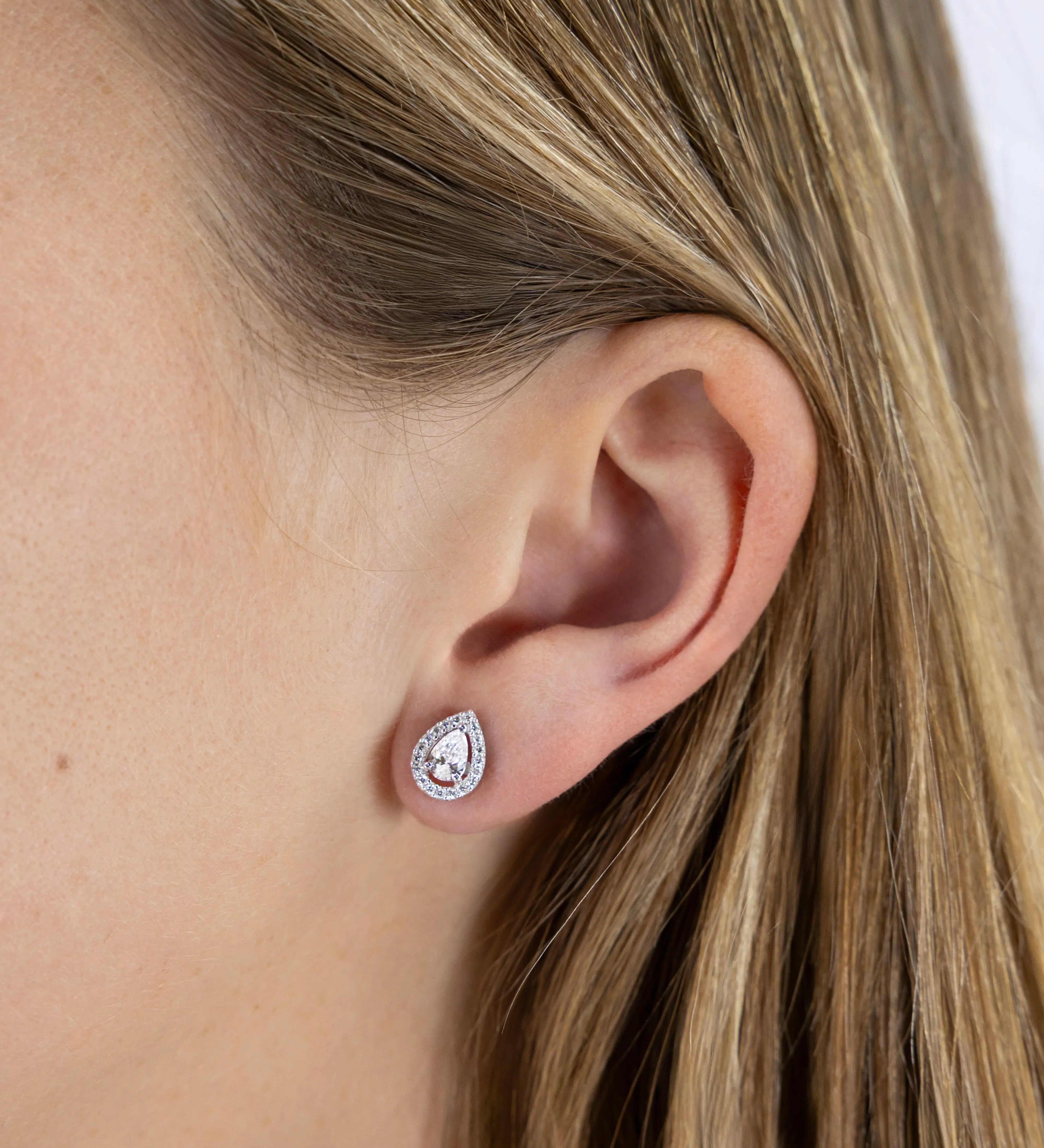 Boucles d'oreilles Aura en or blanc et diamant de synthèse