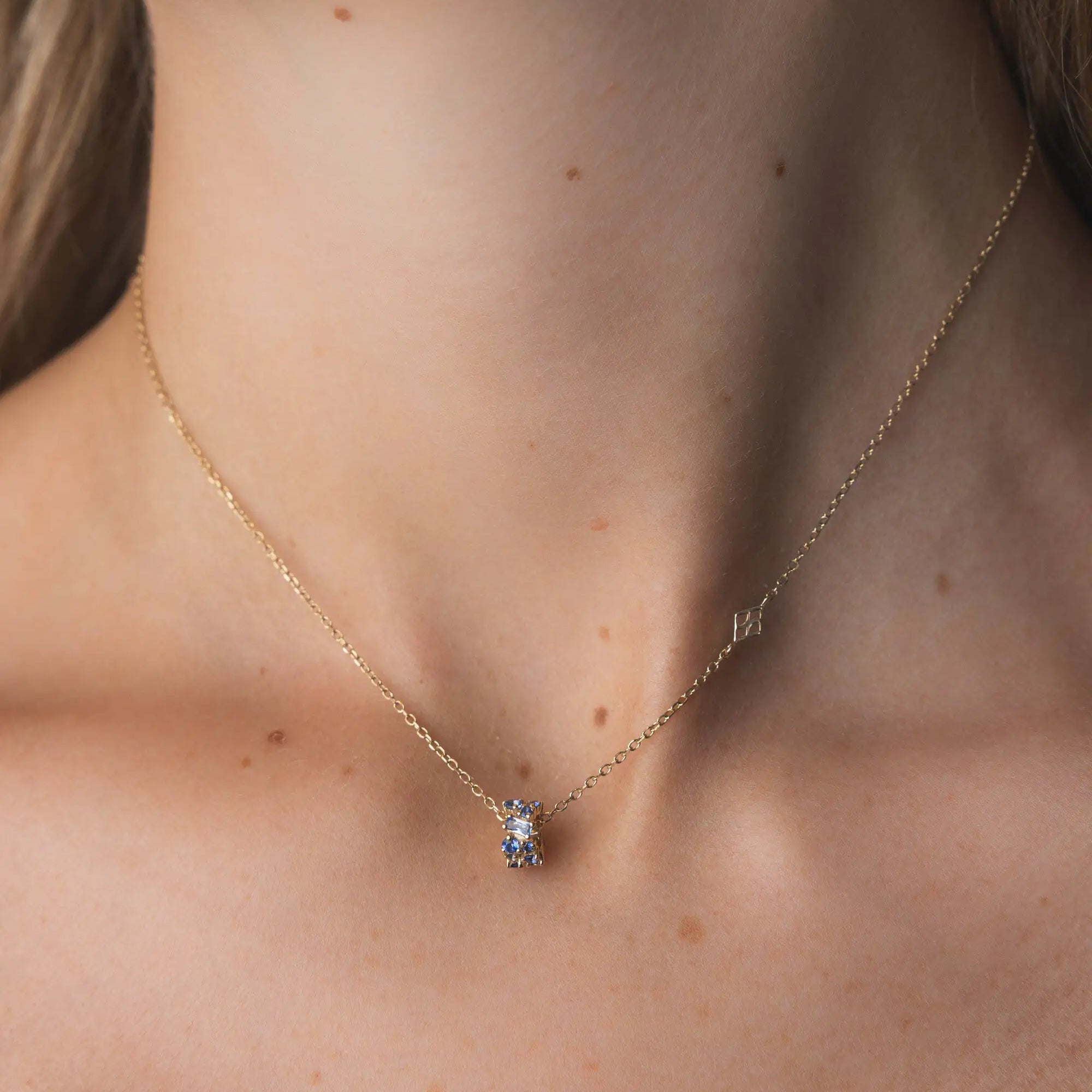 collier Baby Ophélie Bleue en Or Jaune