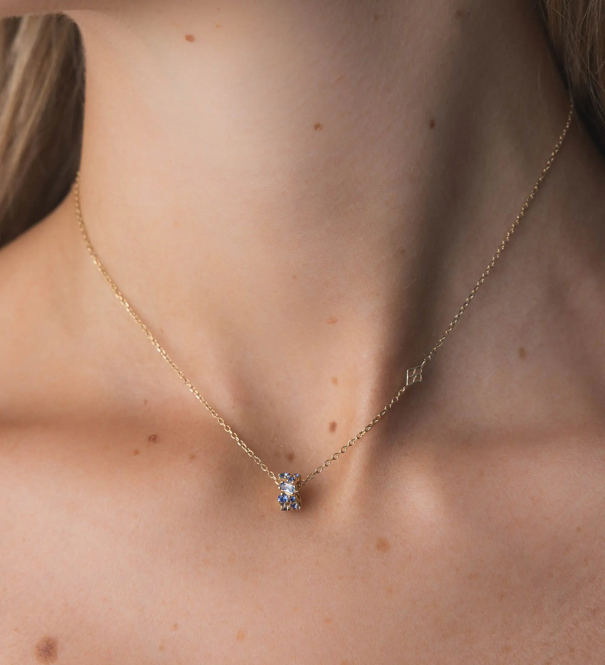 collier Baby Ophélie Bleue en Or Jaune