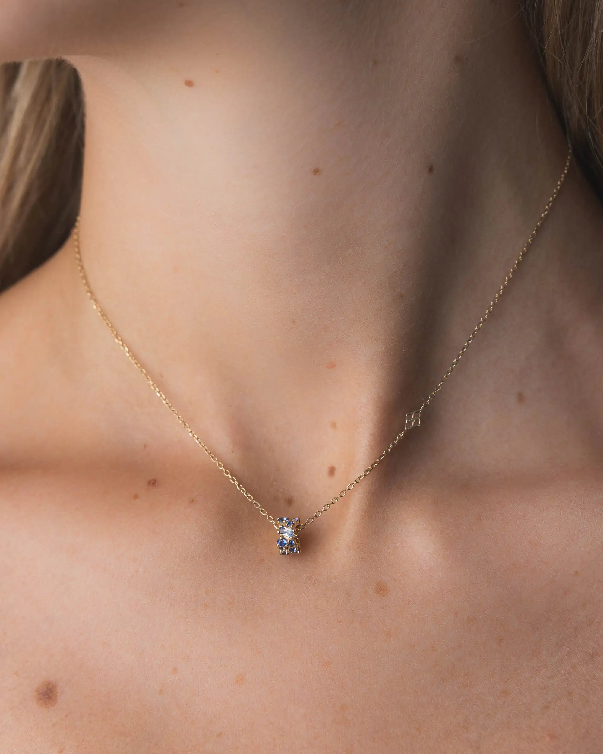 collier Baby Ophélie Bleue en Or Jaune