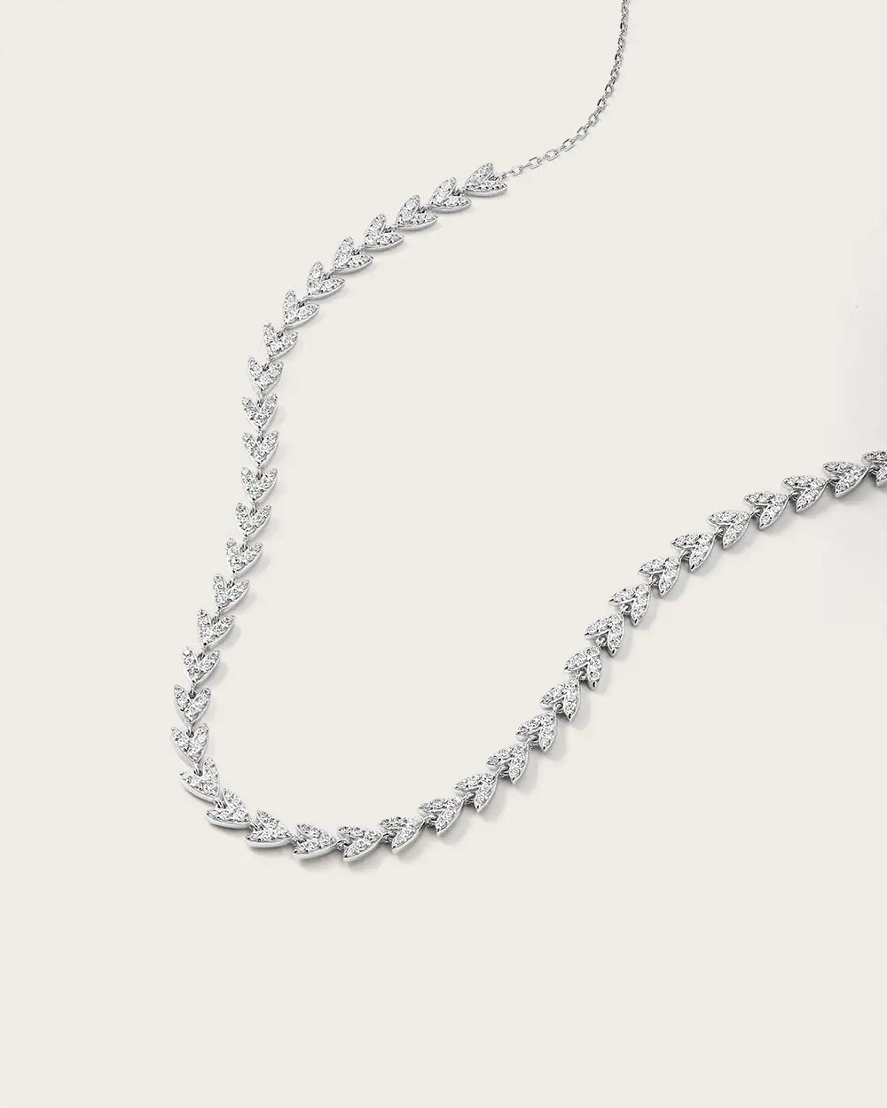 Collier Couronne en Or Blanc