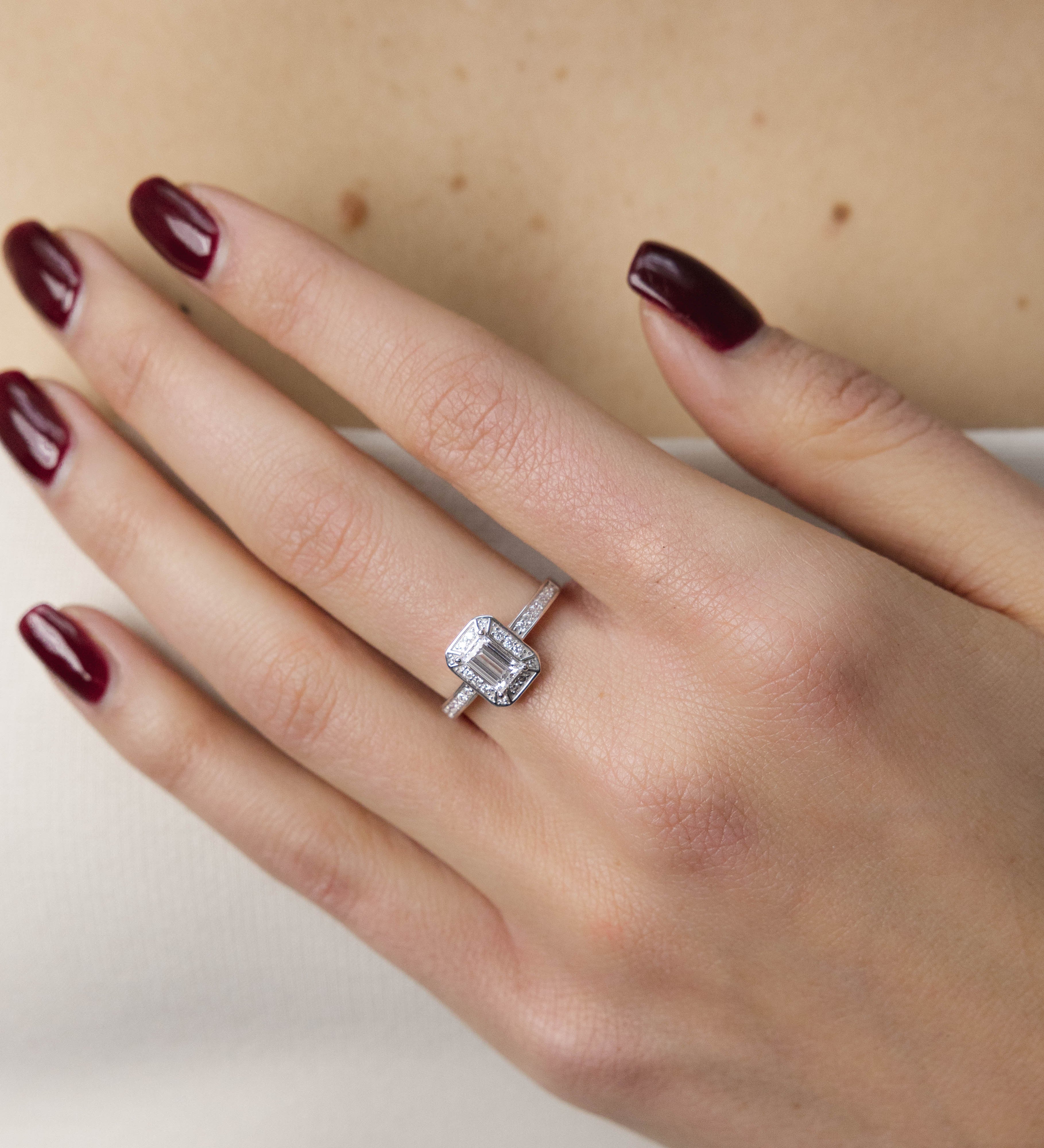 Bague Oriane 0.922 carat en Or Blanc