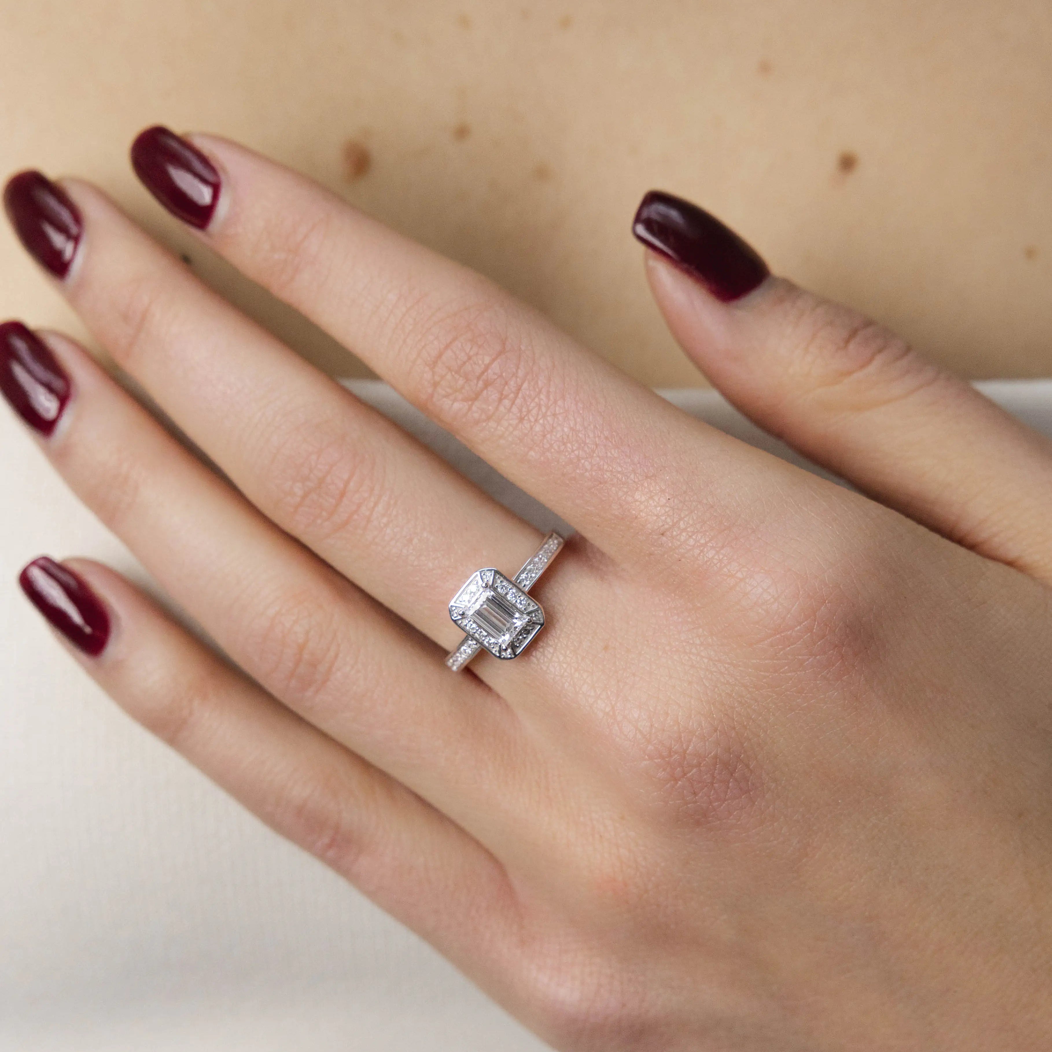 Bague Oriane 0.922 carat en Or Blanc et diamant de synthèse