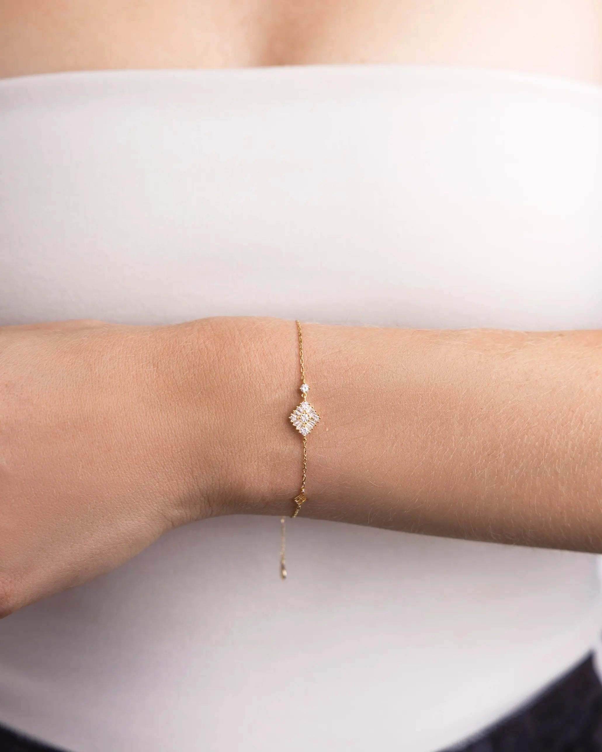 Bracelet Miroir porté au poignet