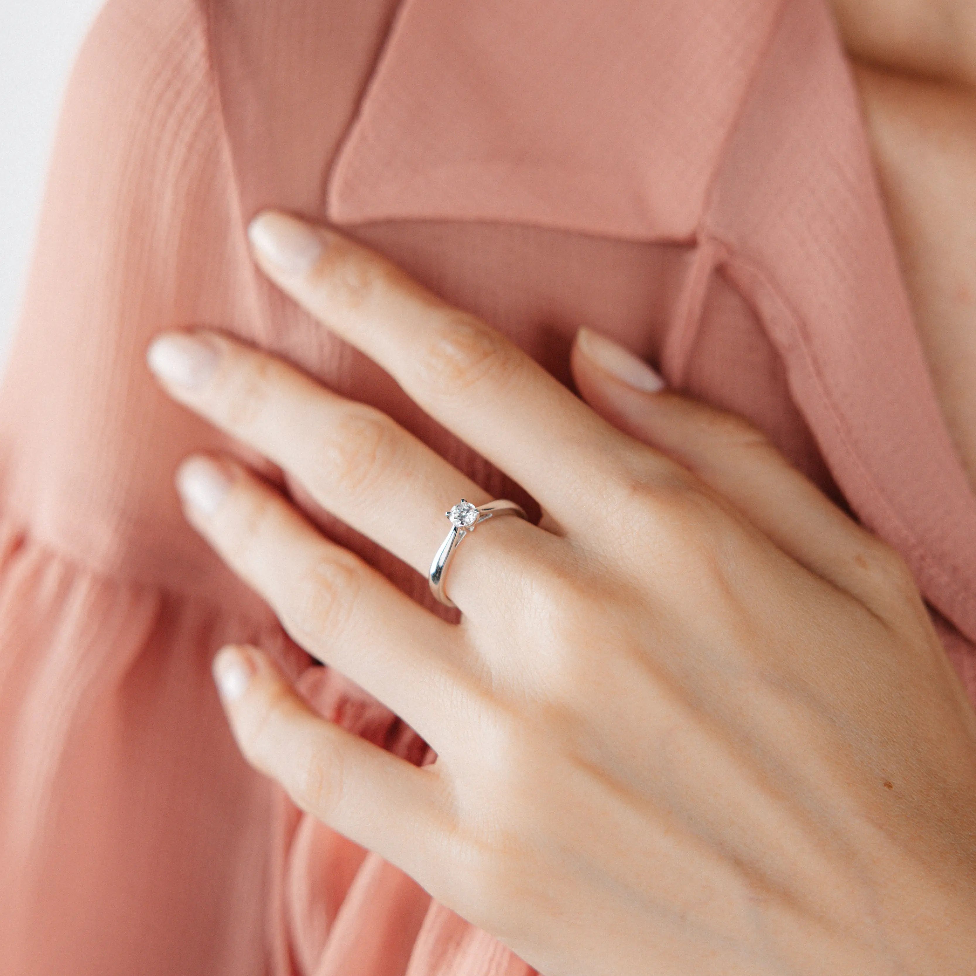 Bague Infini 0.3ct en or blanc et diamant de synthèse