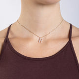 Collier Initiale H porté