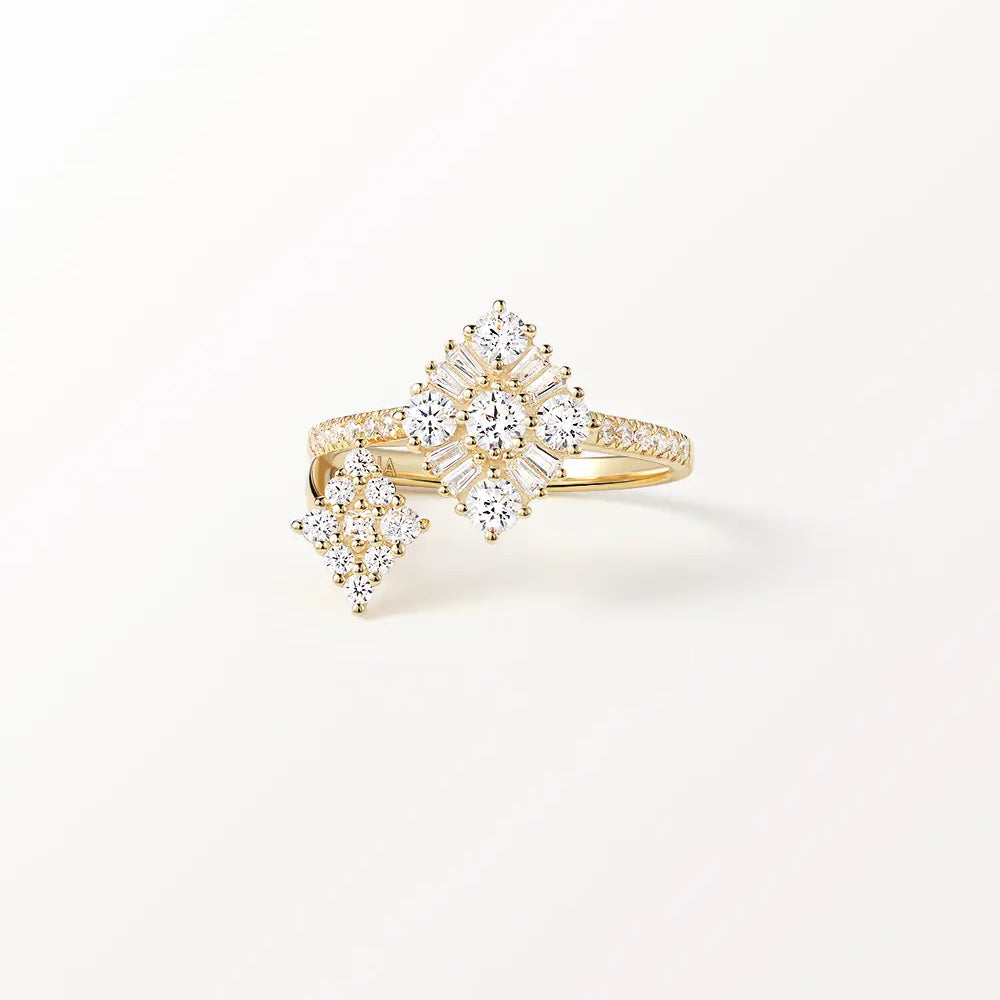 Bague Miroir Duo en or jaune, deux losanges de pierres serties aux extrémités de l'anneau, vue de face