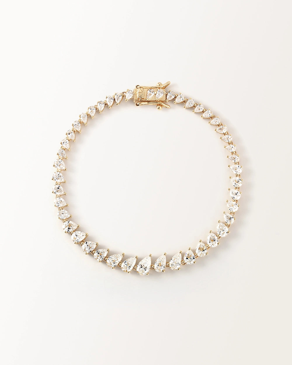Bracelet Gaia en or jaune serti de 45 diamants de laboratoire, 4 carats