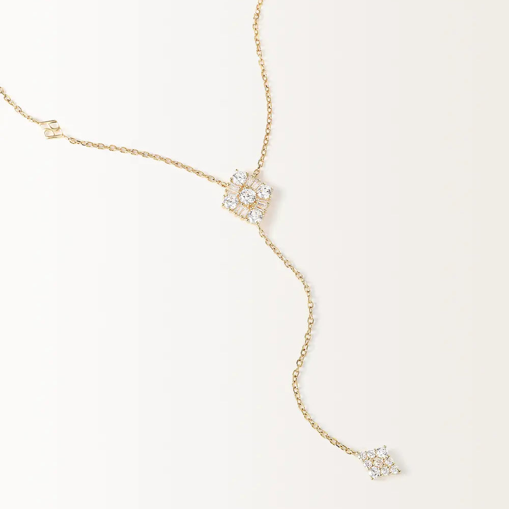 Collier Miroir Pendant, détail du losange principal de pierres rondes et baguettes